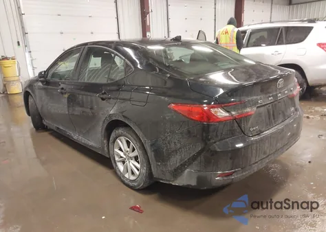 2025 Toyota Camry Le z USA, uszkodzony, nr VIN 4T1DAACK7SU537778